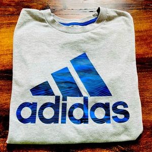 Adidas long sleeve tshirt, boys medium, great condition.